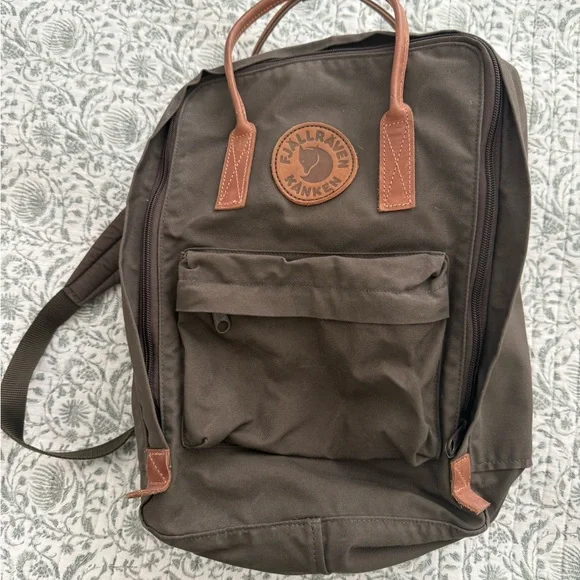 Fjallraven kanken no. 2 laptop 15” backpack dark olive - Picture 3 of 6